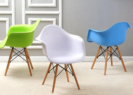 Carefully Crafted Wooden Leg Dining Chair , Plastic And Wood Dining Chairs